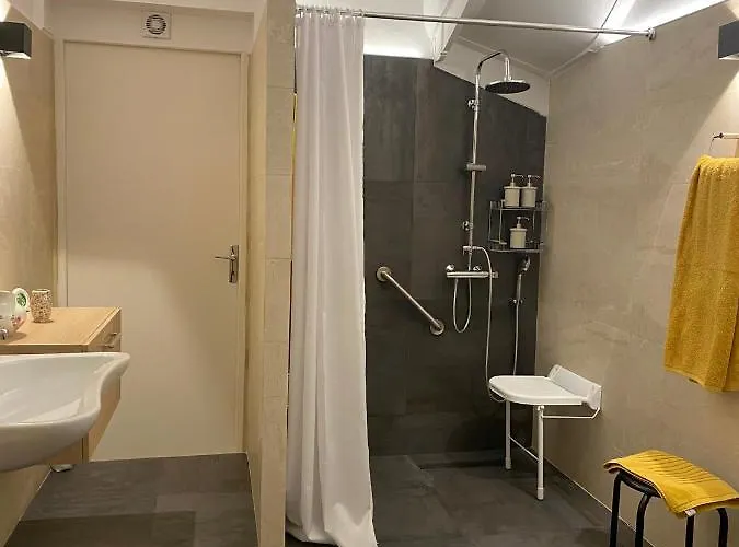 Appartement Chez Hélène 3 étoiles, Labellisé Disabled Pmr,pour 4 Personnes Chiens Bienvenus-pet Friendly *